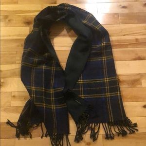 Banana Republic reversible scarf
